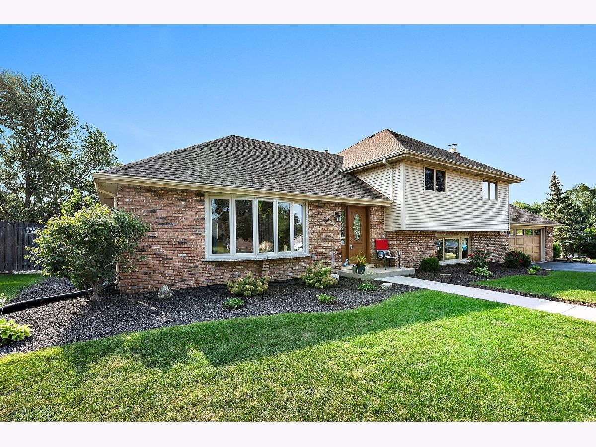 Homes Sold Pinewood South Orland Park Illinois, 14439 Creekwood