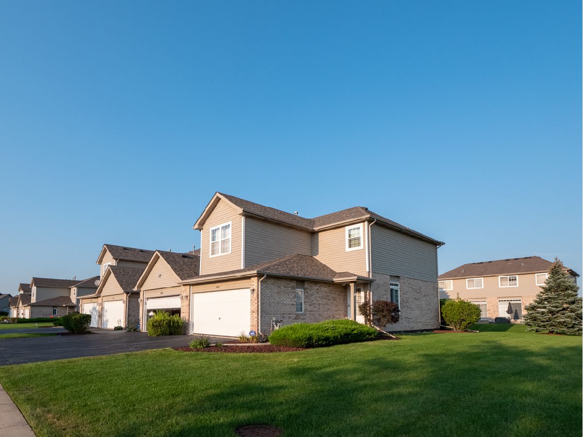 Condos & Townhomes Sold Lakeview Condos Tinley Park Illinois, 18513 Bellagio