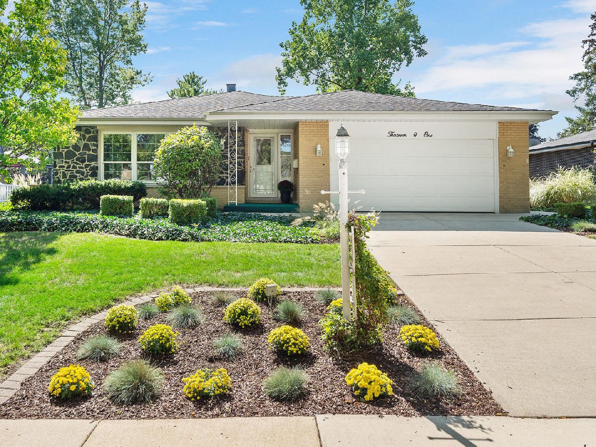 Homes Sold Farmingdale South Darien Illinois, 1301 Sleepy Hollow