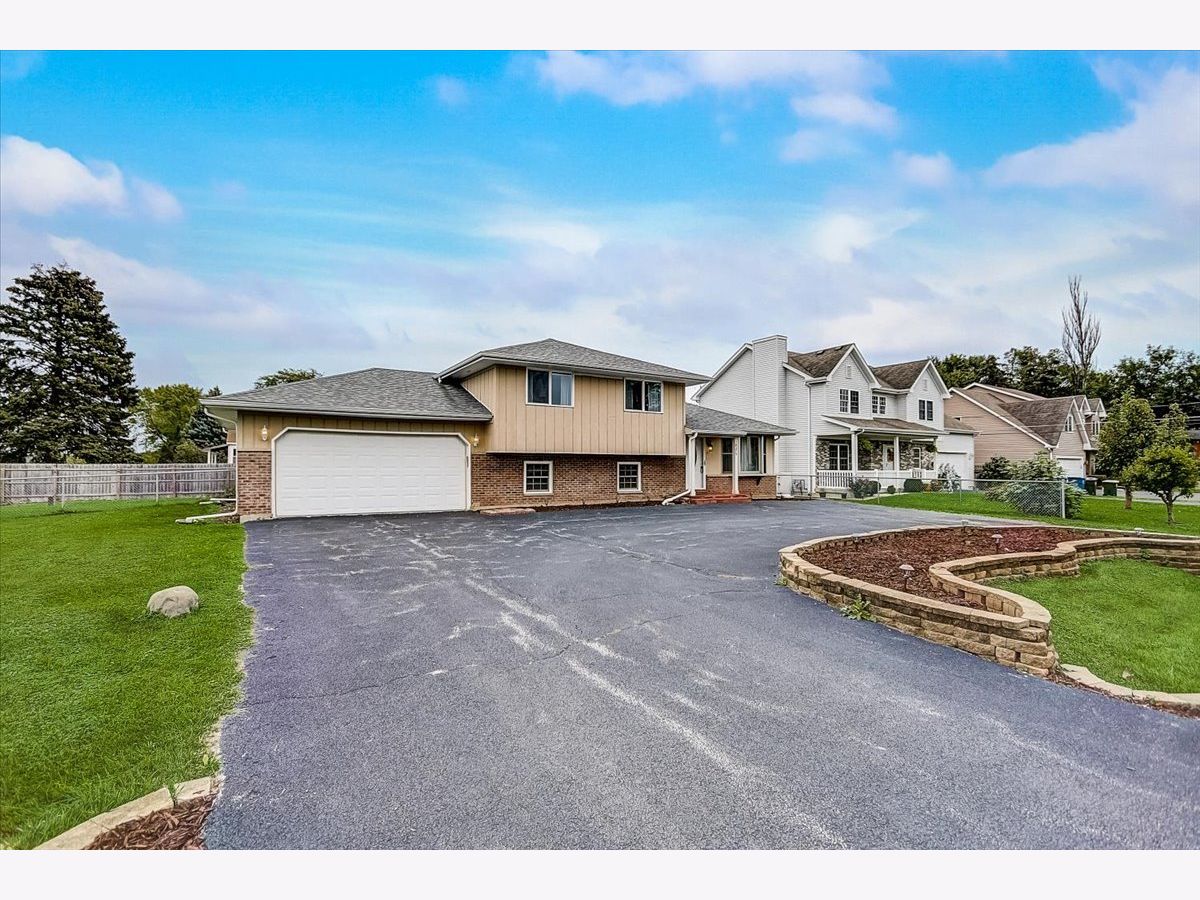 Homes Sold Gary Avenue Gardens Carol Stream Illinois, 1N375 Farwell