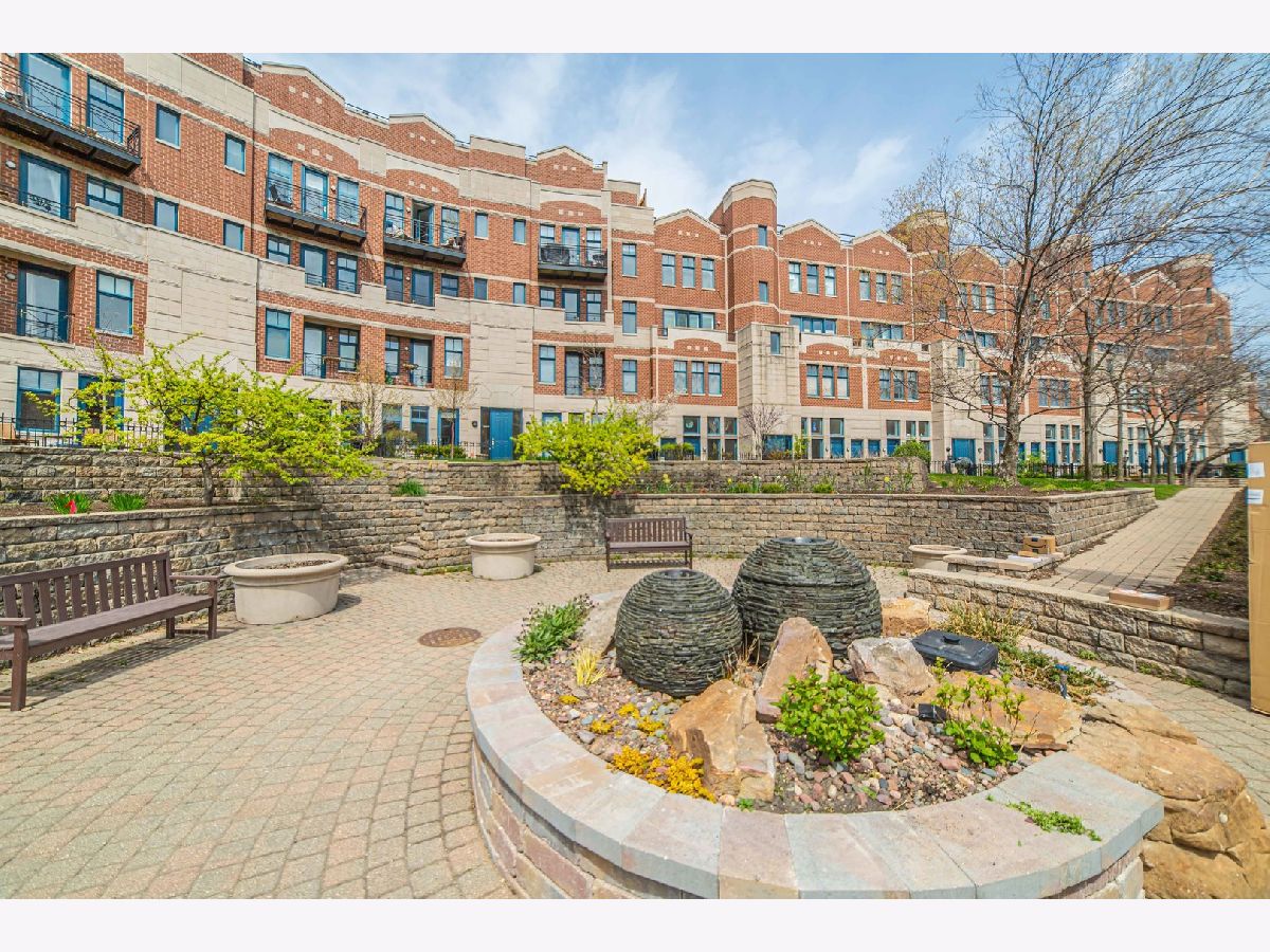 Condominiums Sold Lakeview Pointe Chicago Illinois, 7754 Sheridan