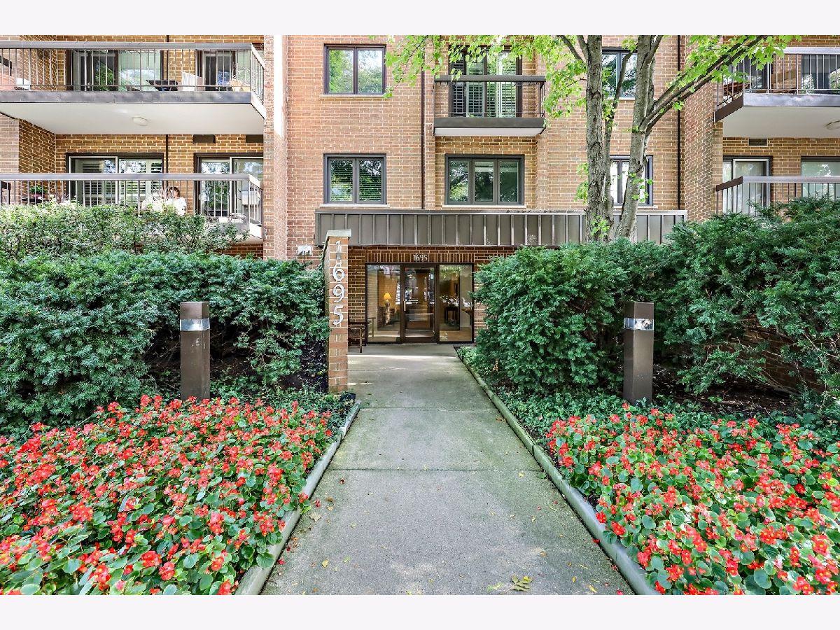 Condos & Townhomes Sold Laurel Square Highland Park Illinois, 1695 2nd