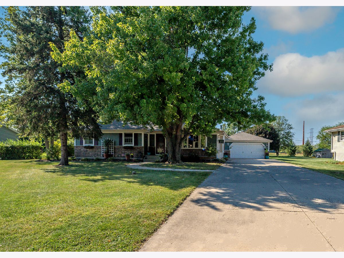 Homes & Condos & Townhomes Sold Lily Cache Plainfield Illinois, 23423 Link