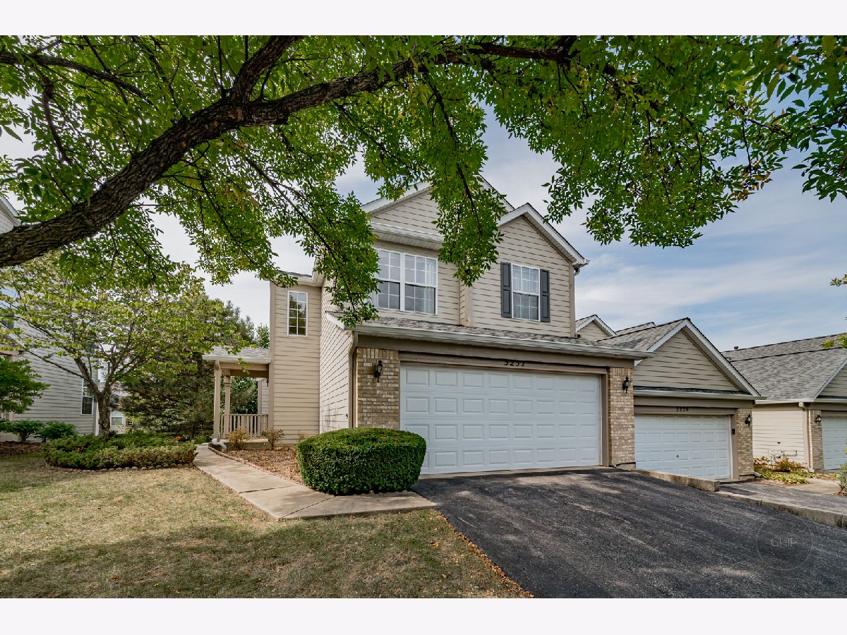Townhomes Sold Fox Ridge Creek Woodridge Illinois, 3232 Foxridge
