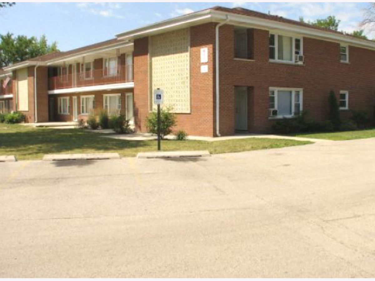 Condominiums Sold Briar Trace Arlington Heights Illinois, 1107 Algonquin