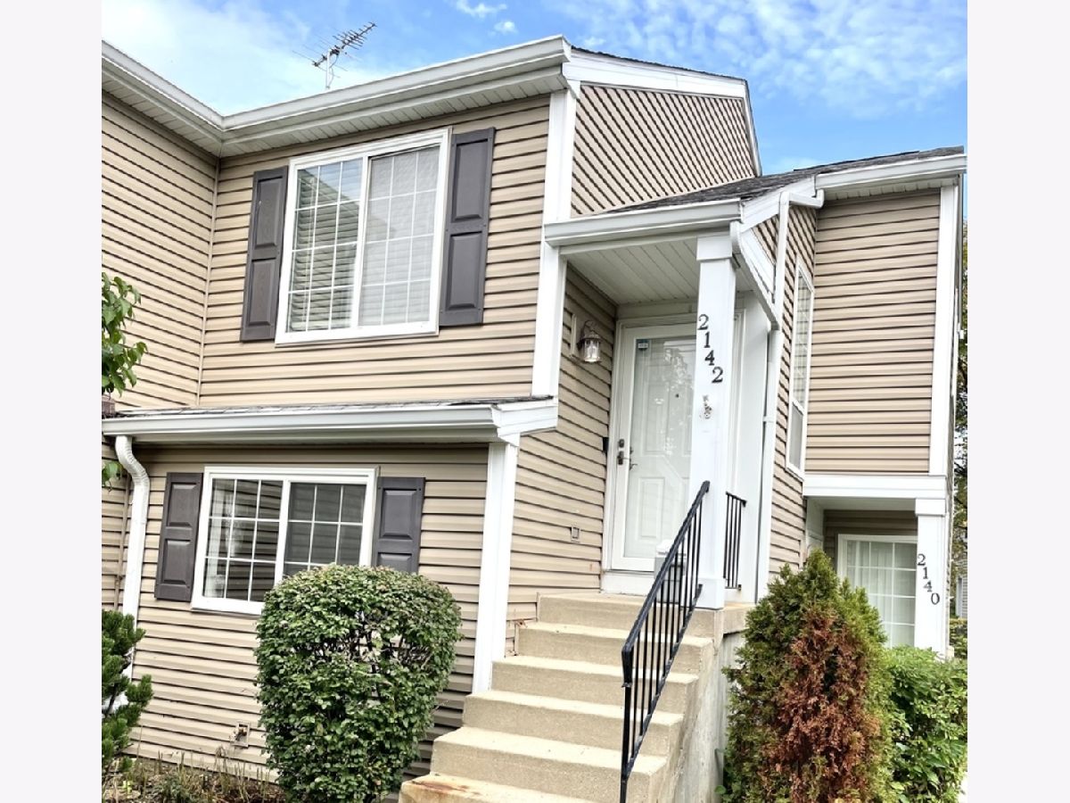 Townhomes & Condos Sold Windsong Schaumburg Illinois, 2142 Southwind