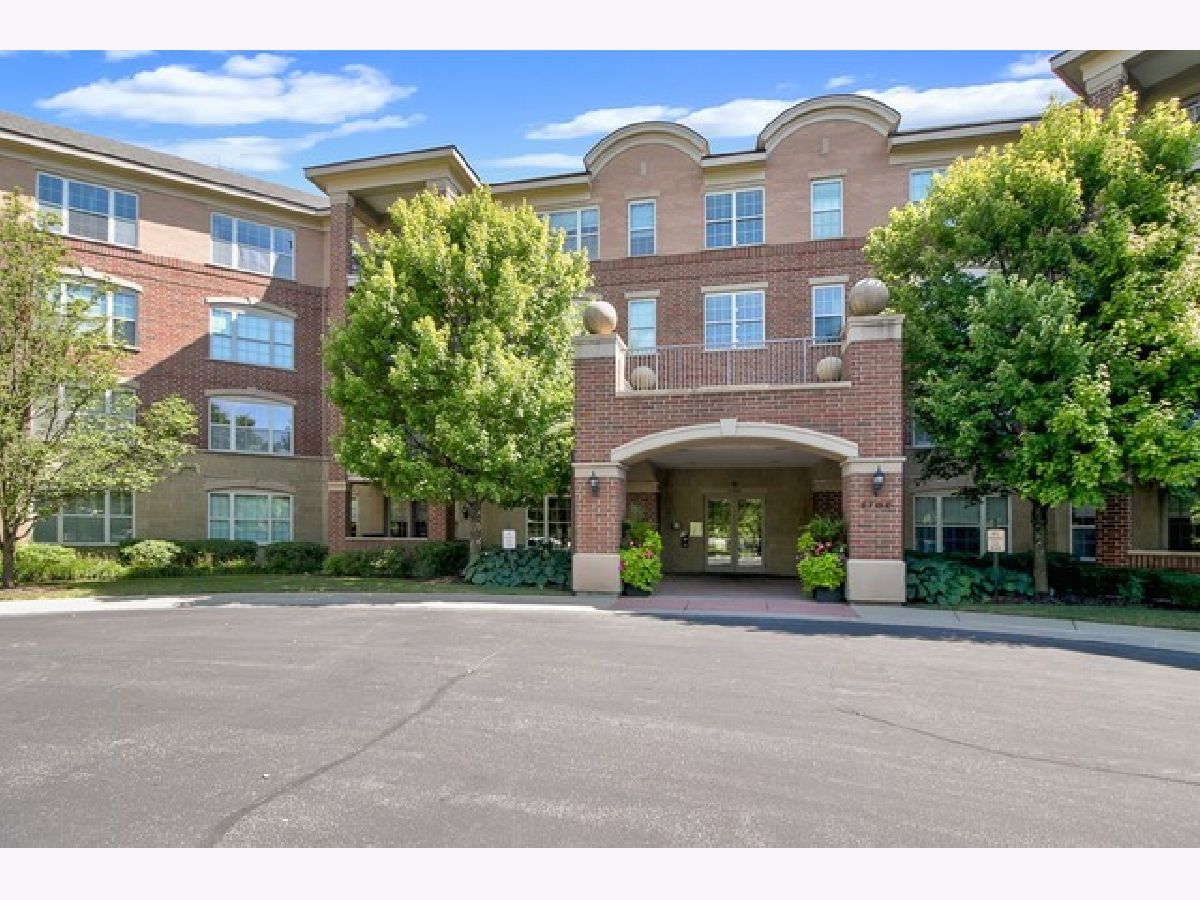 Homes & Condominiums Sold Haverford Glenview Illinois, 2700 Summit