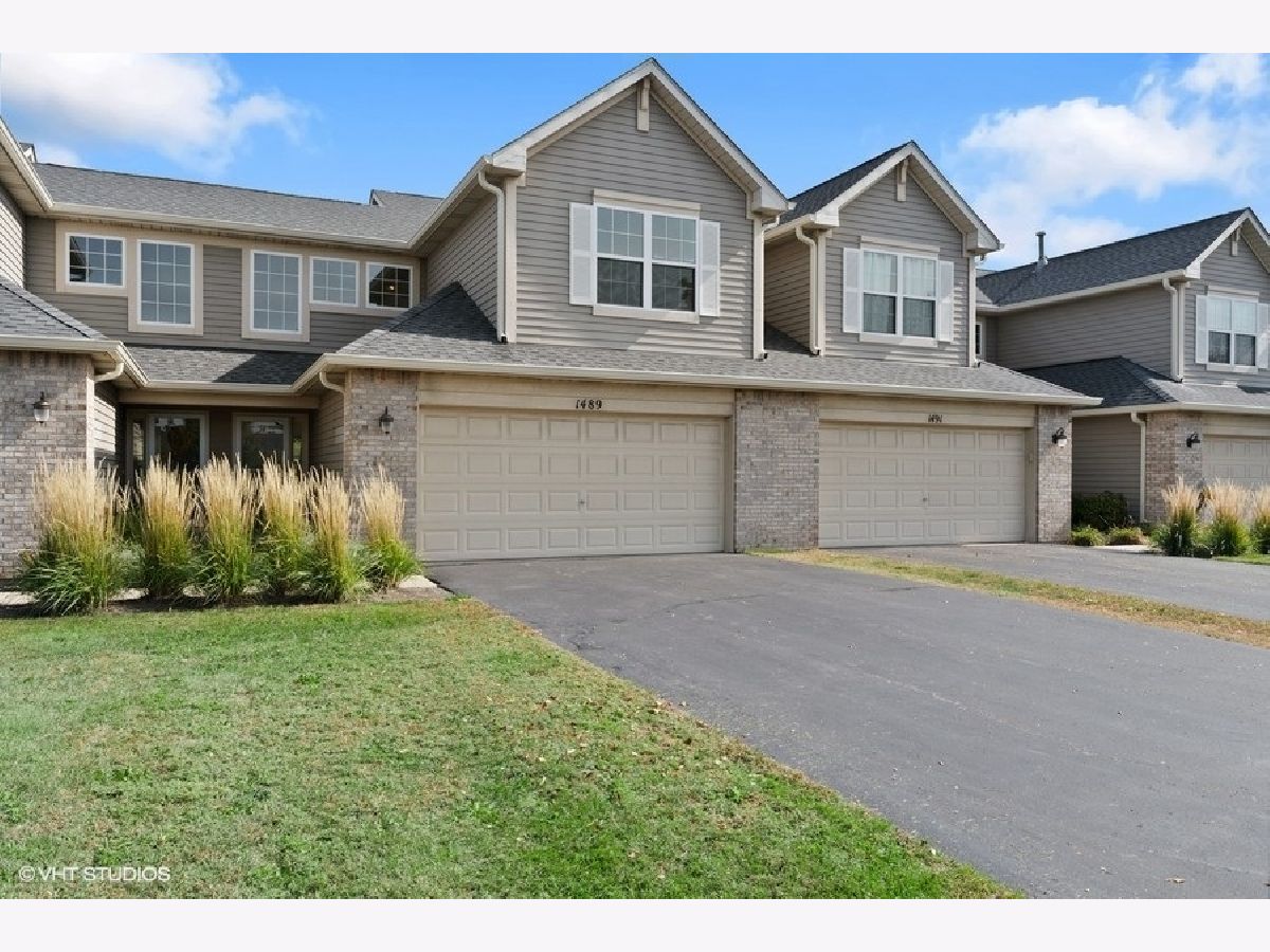 Townhomes Sold Fields Of Cambridge Waukegan Illinois, 1489 Candlestick