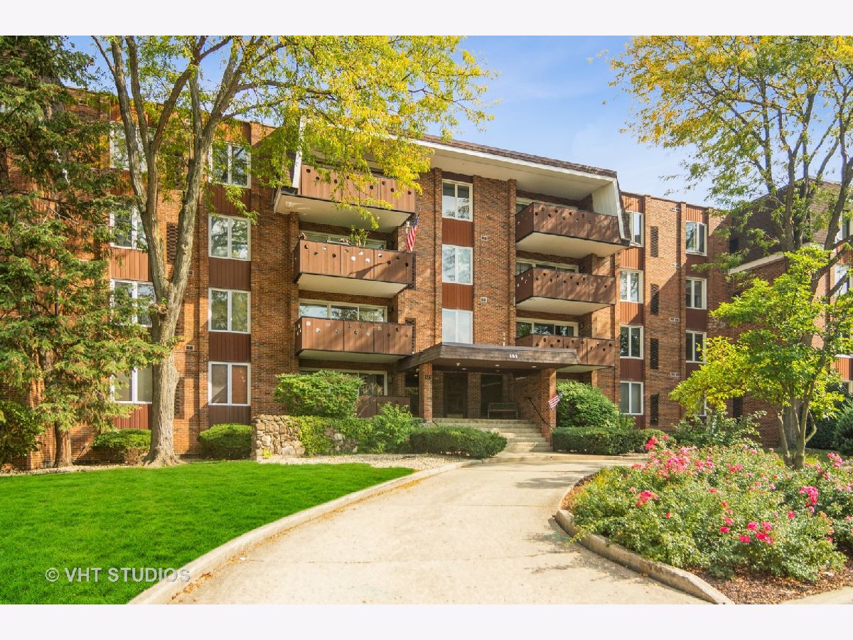 Condominiums Sold Park Royal Wood Dale Illinois, 121 Spruce