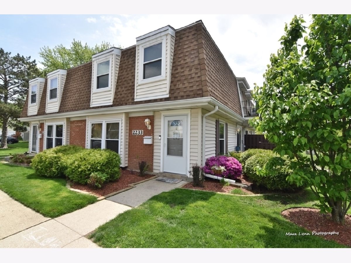 Townhomes & Condos Rented Sheffield Manor Schaumburg Illinois, 2233 Flower