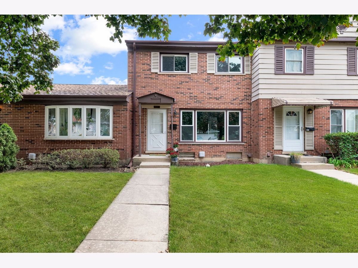 Townhomes Sold Georgetown Street Wood Dale Illinois, 223 Prospect