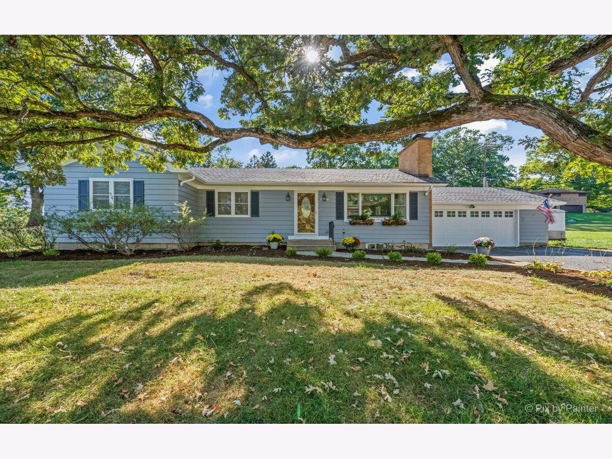 Homes Sold Rainbow Hills St Charles Illinois, 38W411 Hilltop