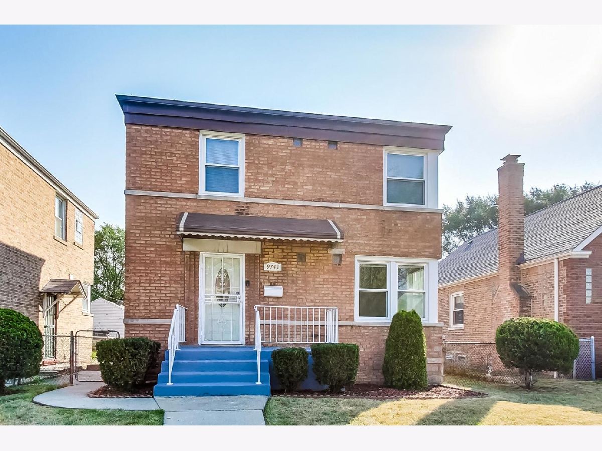 Homes & Condos & Townhomes Sold Cottage Grove Heights Chicago Illinois, 9741 Ellis
