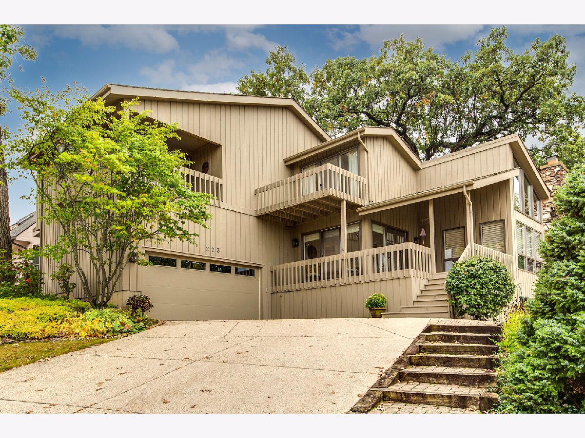 Homes Sold Blueberry Hill Libertyville Illinois, 223 Pond Ridge