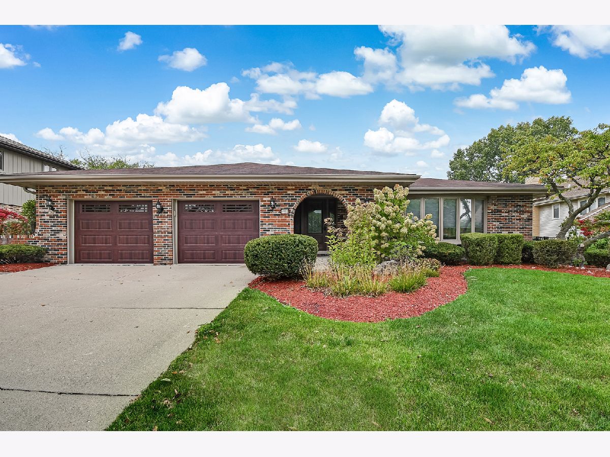 Homes Sold Waterford Willowbrook Illinois, 6412 Bentwood