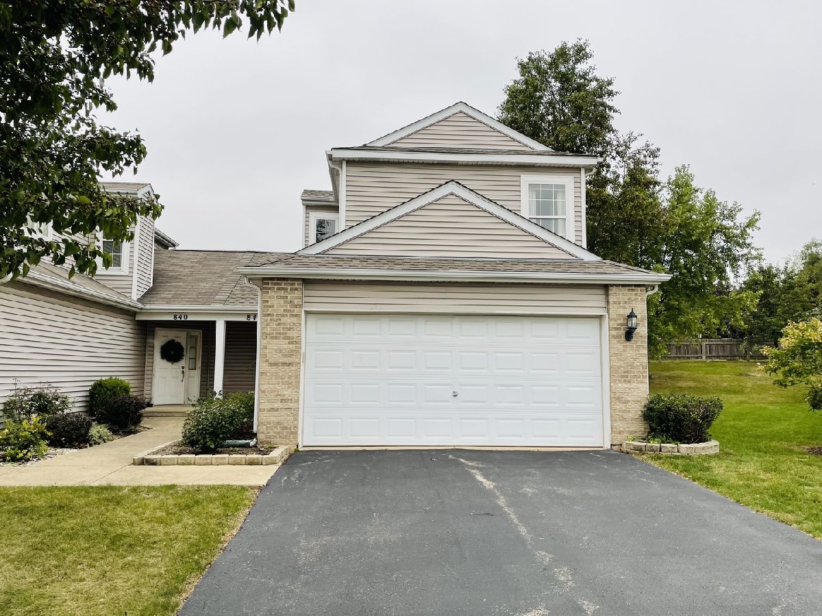 Townhomes Sold Park Bluff Villas Elgin Illinois, 842 Park Bluff