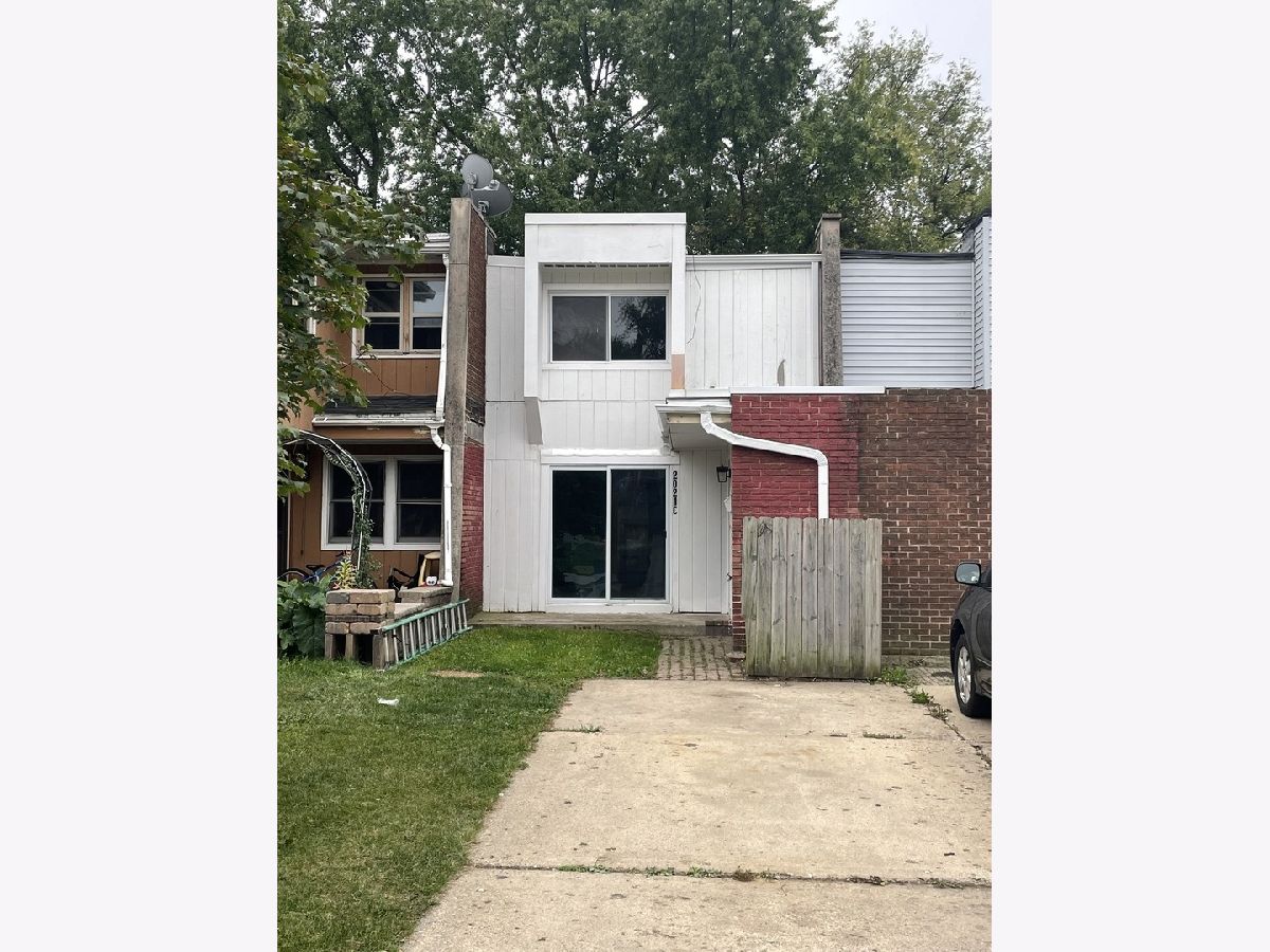 Homes & Condos & Townhomes Sold Morningside Carpentersville Illinois, 2021 Berkshire