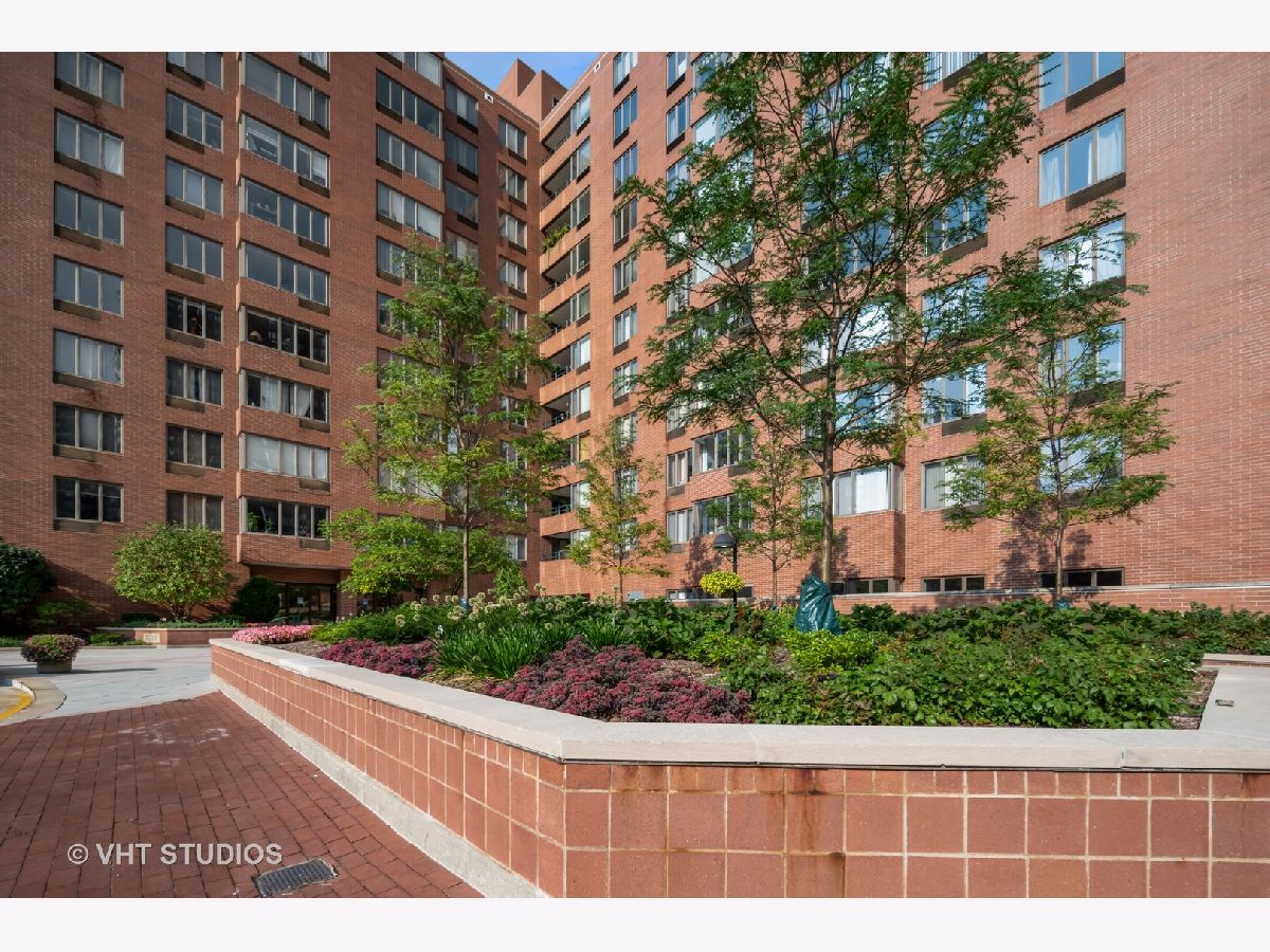 Condominiums Sold Terraces Chicago Illinois, 801 Plymouth