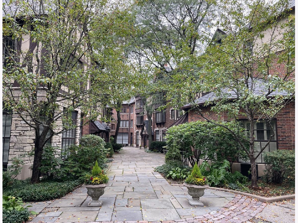 Condominiums Sold The Chimneys Winnetka Illinois, 555 Hill