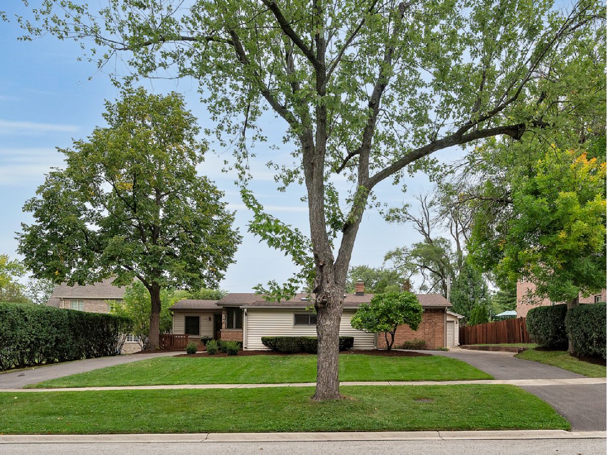 Homes Rented Virginia Terrace Arlington Heights Illinois, 1610 Olive