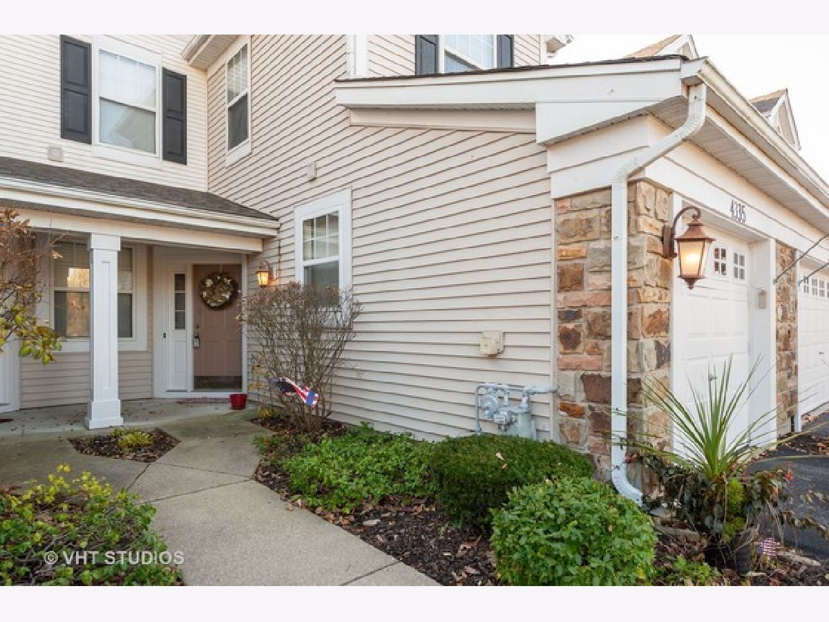 Townhomes & Condos Rented Waters Edge Island Lake Illinois, 4335 Shooting Star