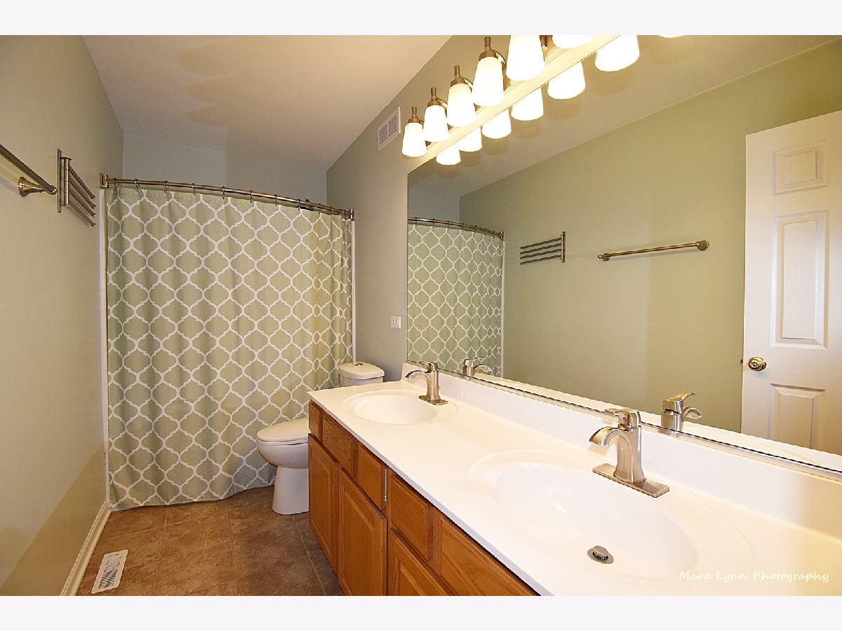 814 Hidden Creek Lane, North Aurora, Illinois 60542 MLS 11241372