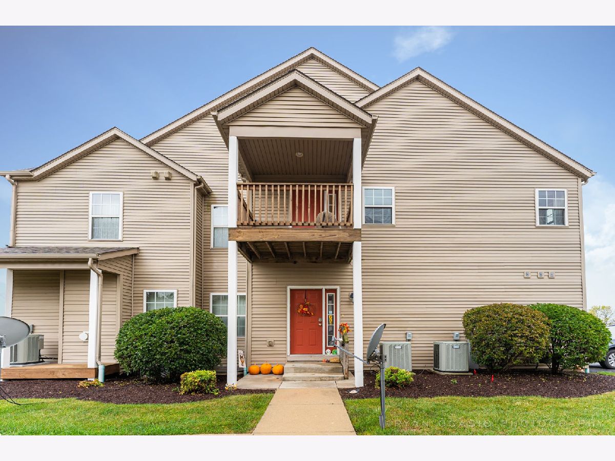 Townhomes & Condos Sold Stonegate Of Heron Creek Sycamore Illinois, 631 Stonegate