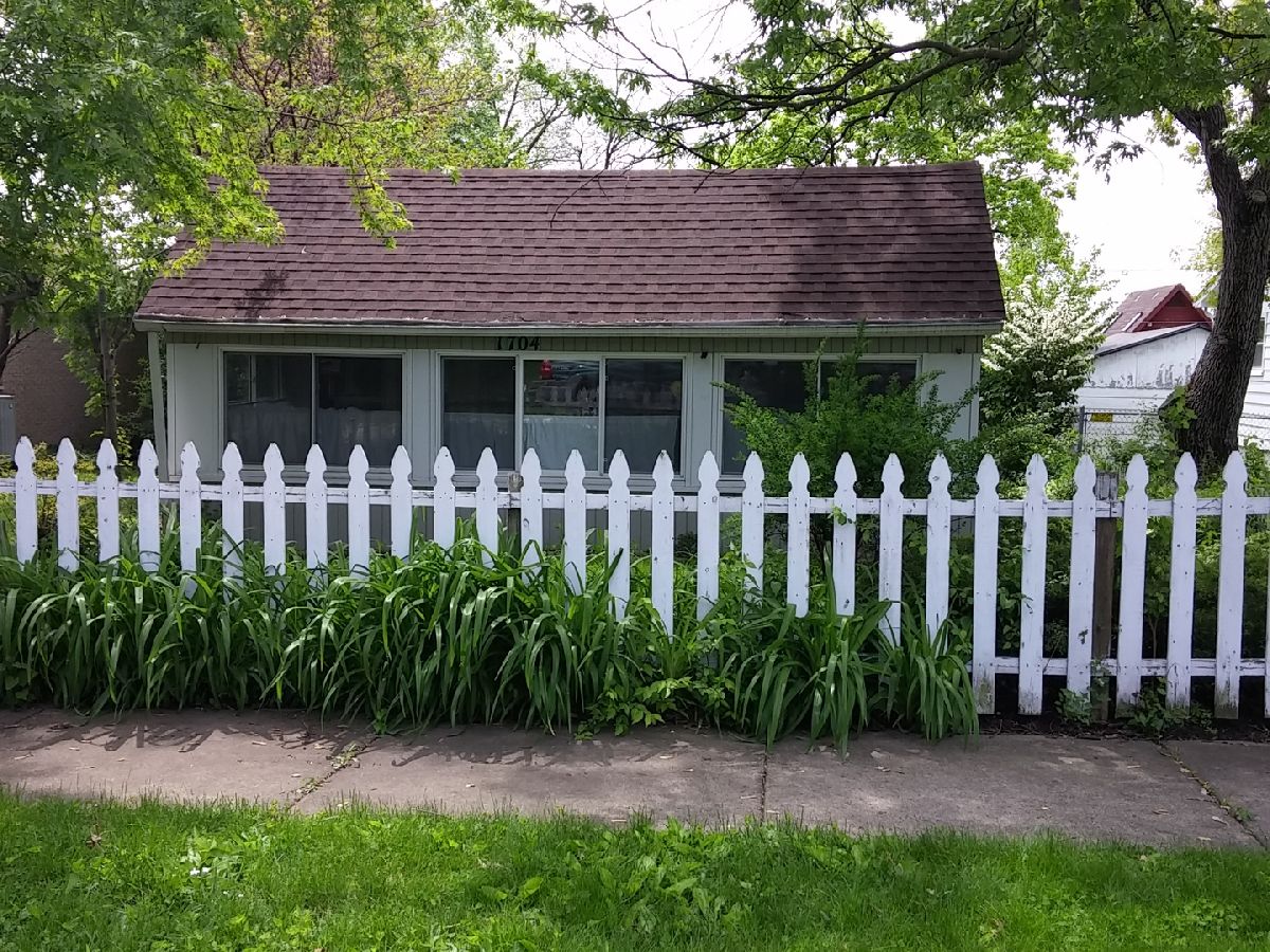  Rented Rockdale Illinois, 1704 Belleview