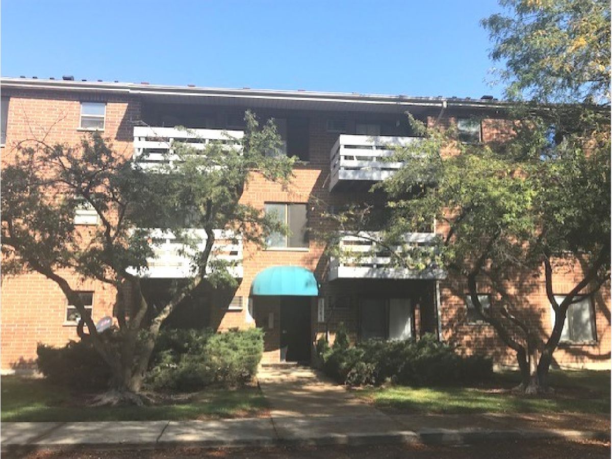 Condominiums Sold Beacon Cove Palatine Illinois, 1249 Winslowe
