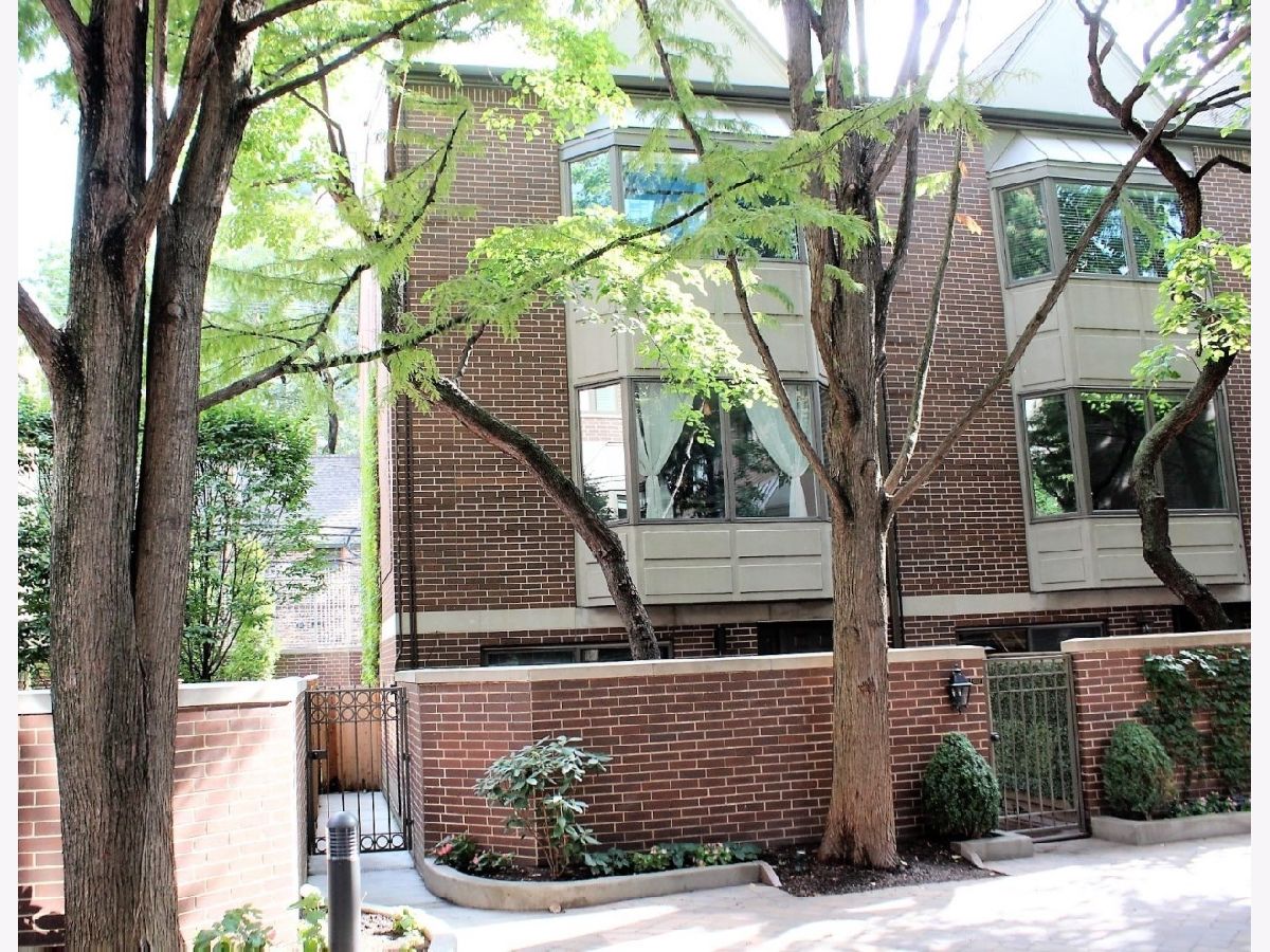 Townhomes Sold Beekman Place Chicago Illinois, 55 Goethe