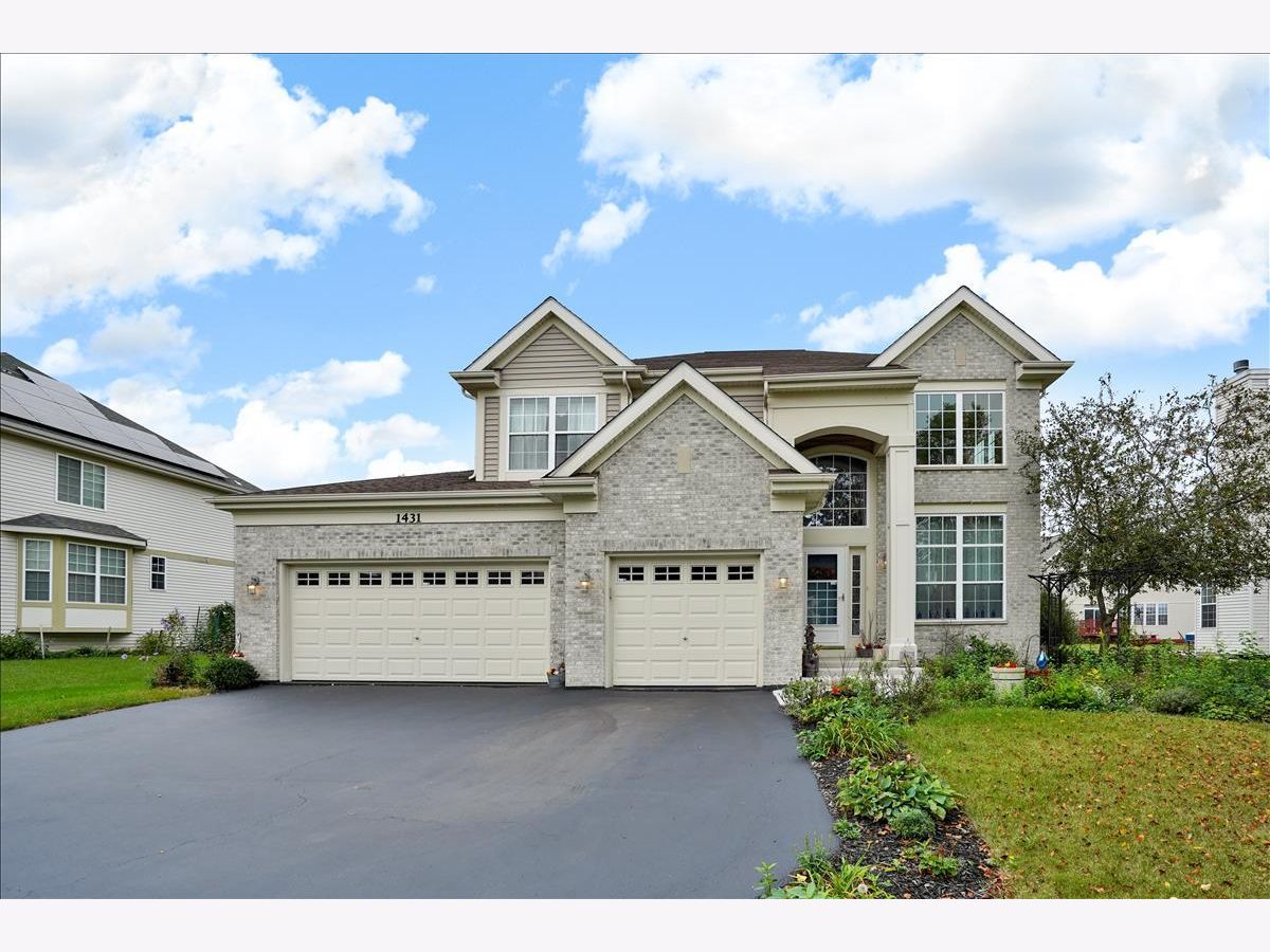 Homes Sold Prestonfield West Chicago Illinois, 1431 Sweetbay