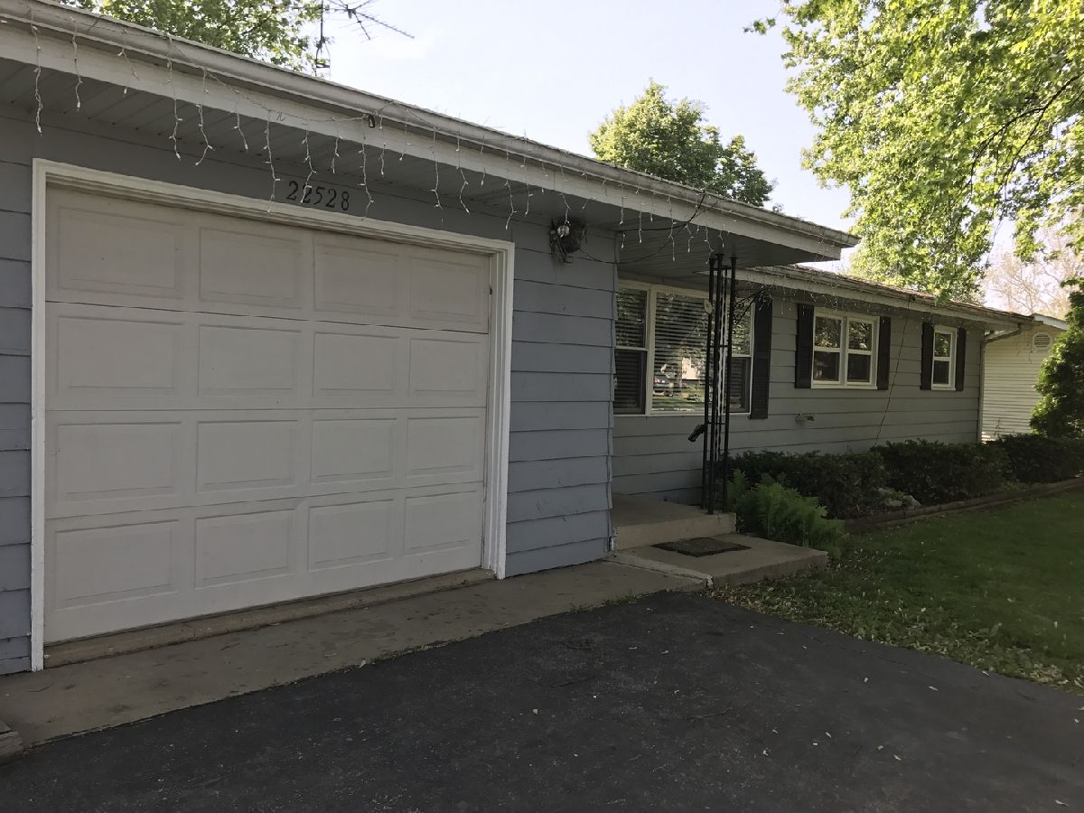 Homes Rented Leland Hills Channahon Illinois, 22528 Joseph