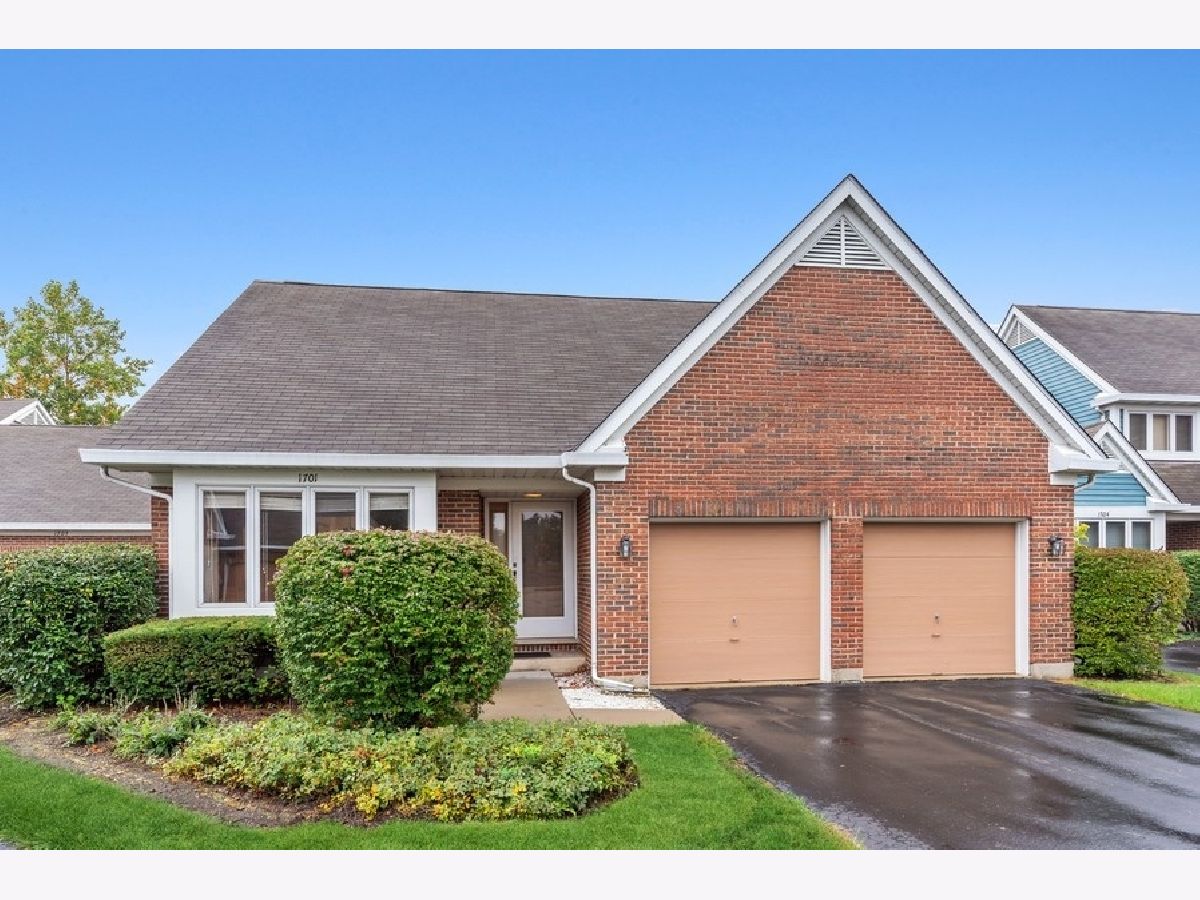 Arlington On The Ponds Arlington Heights IL, Townhomes & Condos & Homes