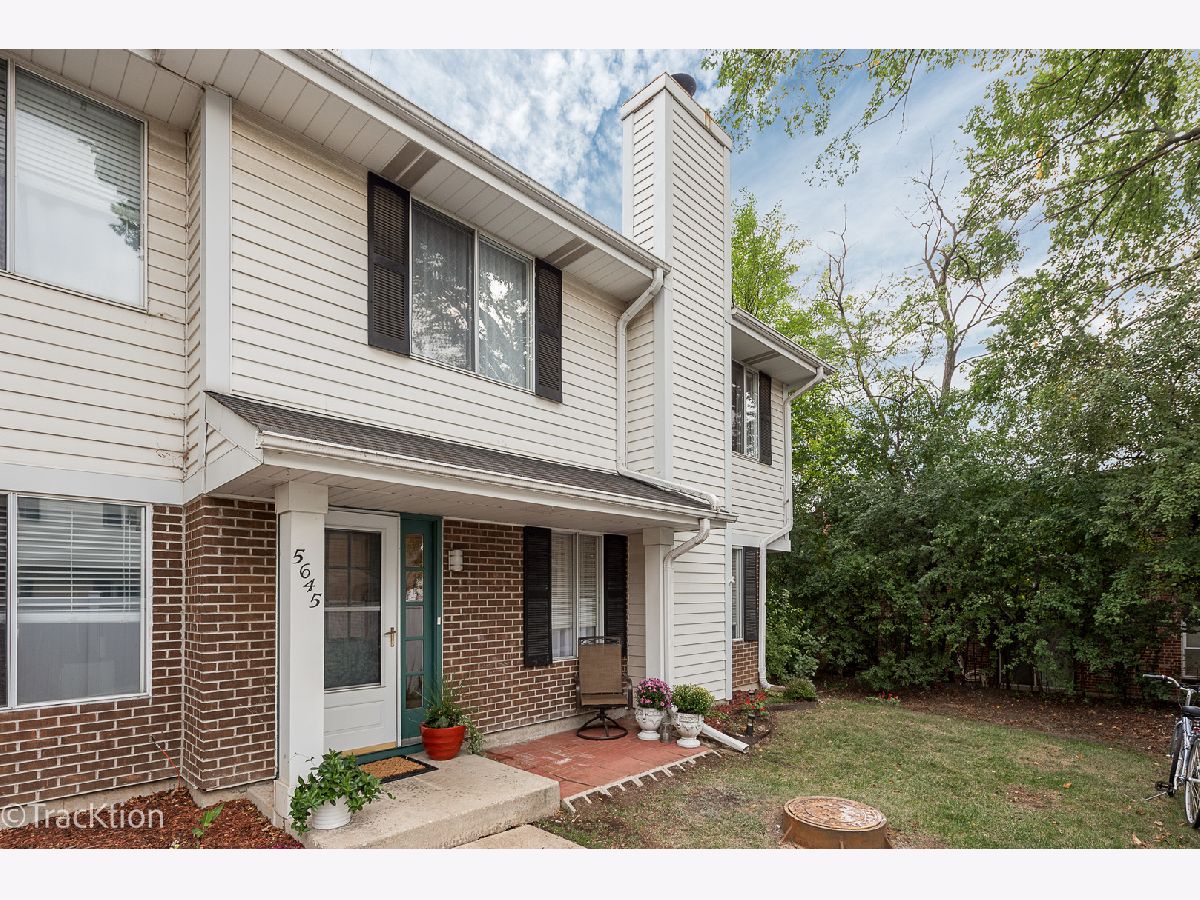 Townhomes Sold Woodcreek Clarendon Hills Illinois, 5645 Holmes