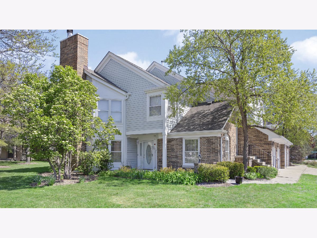 Woodlands Of Fiore Buffalo Grove IL, Townhomes & Condos & Homes For