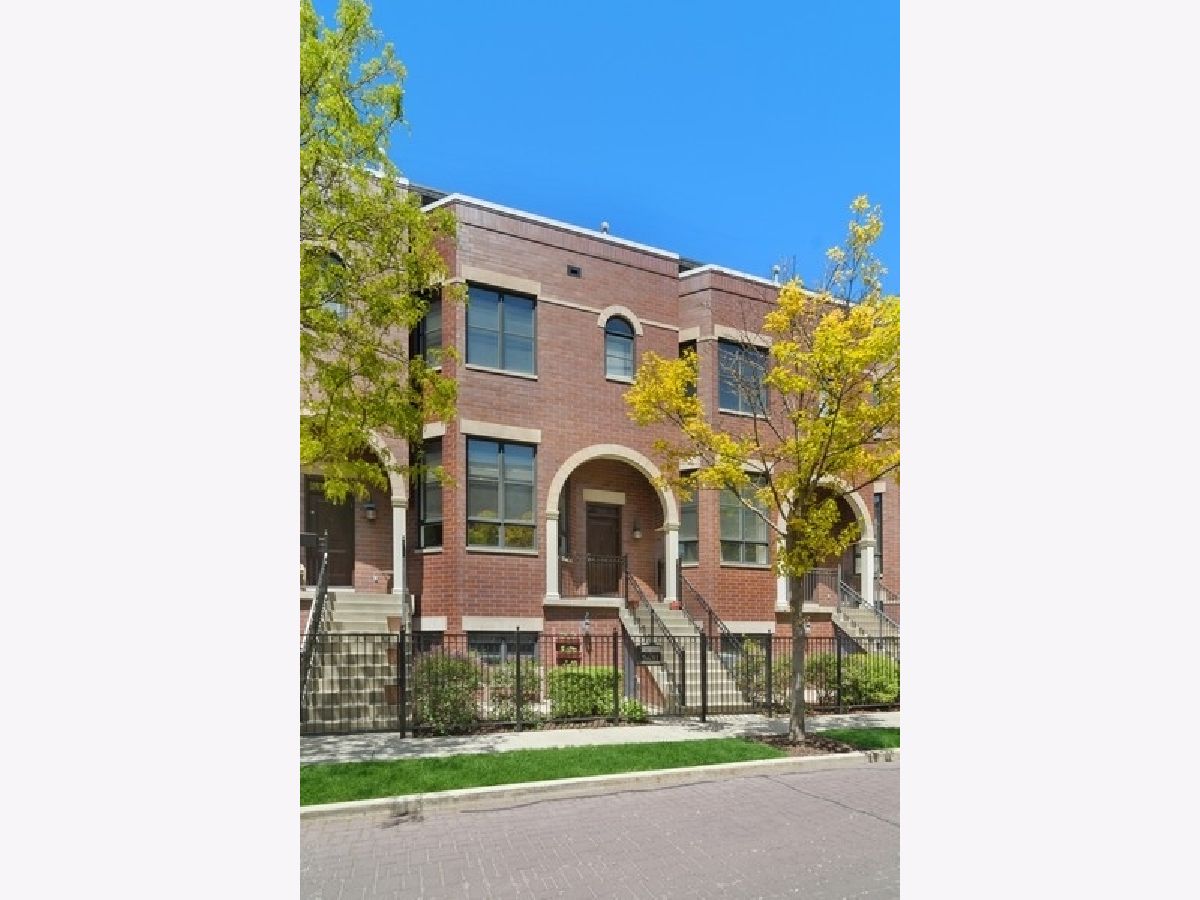 Townhomes & Homes Sold Hartland Park Chicago Illinois, 2631 Hartland