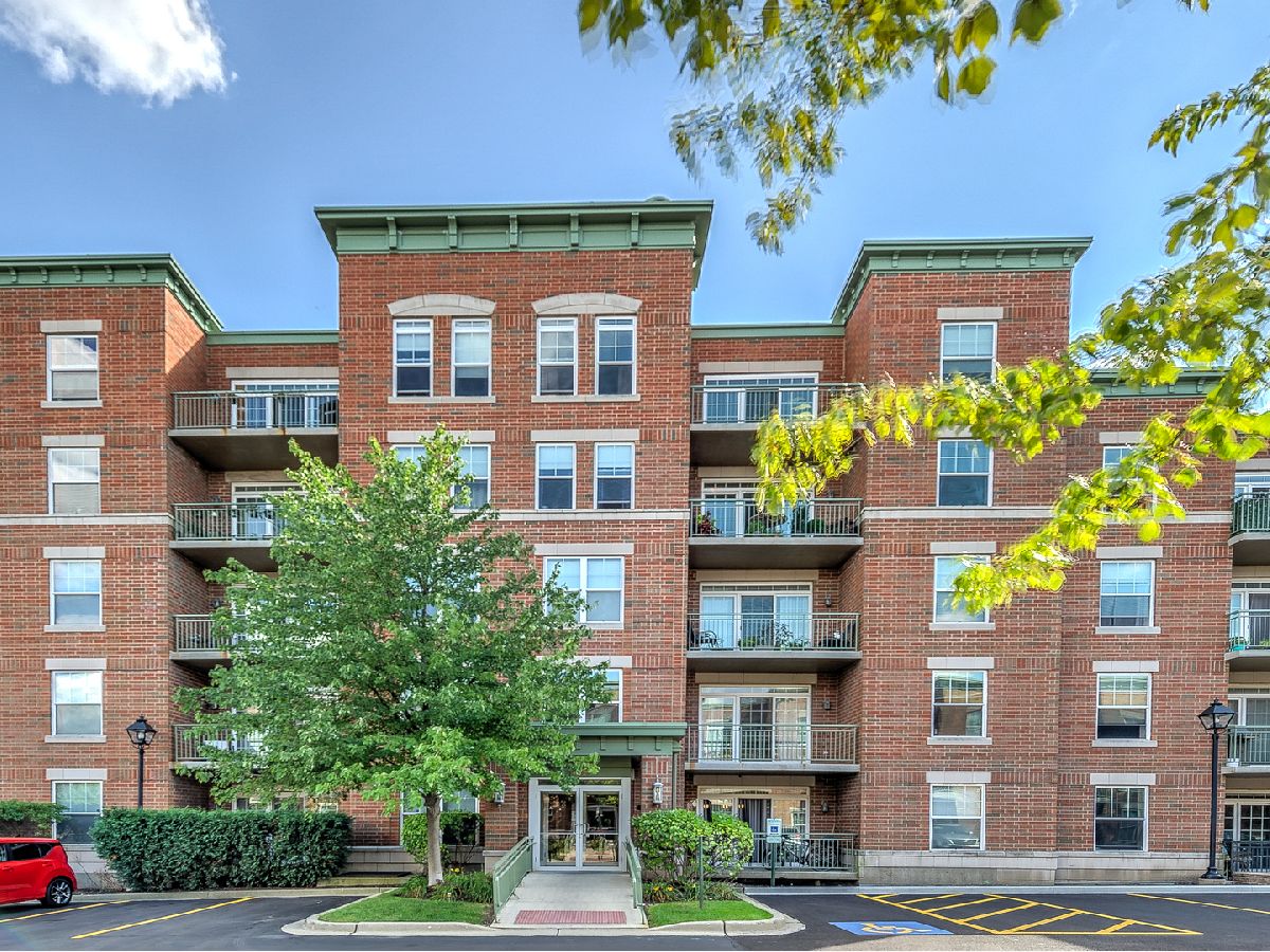 Condominiums Sold Benchmark Palatine Illinois, 132 Johnson