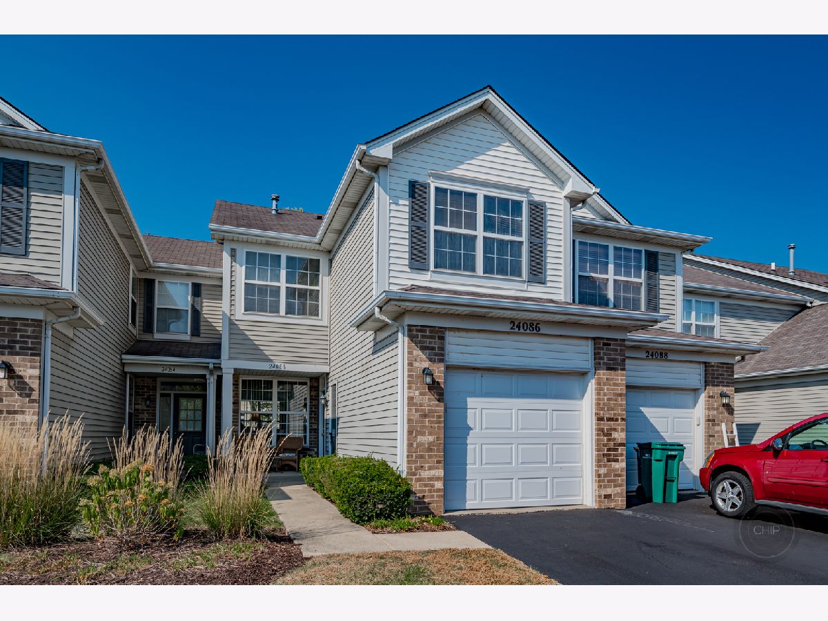 Townhomes Sold Villages At Heritage Meadows Plainfield Illinois, 24086 Pear Tree