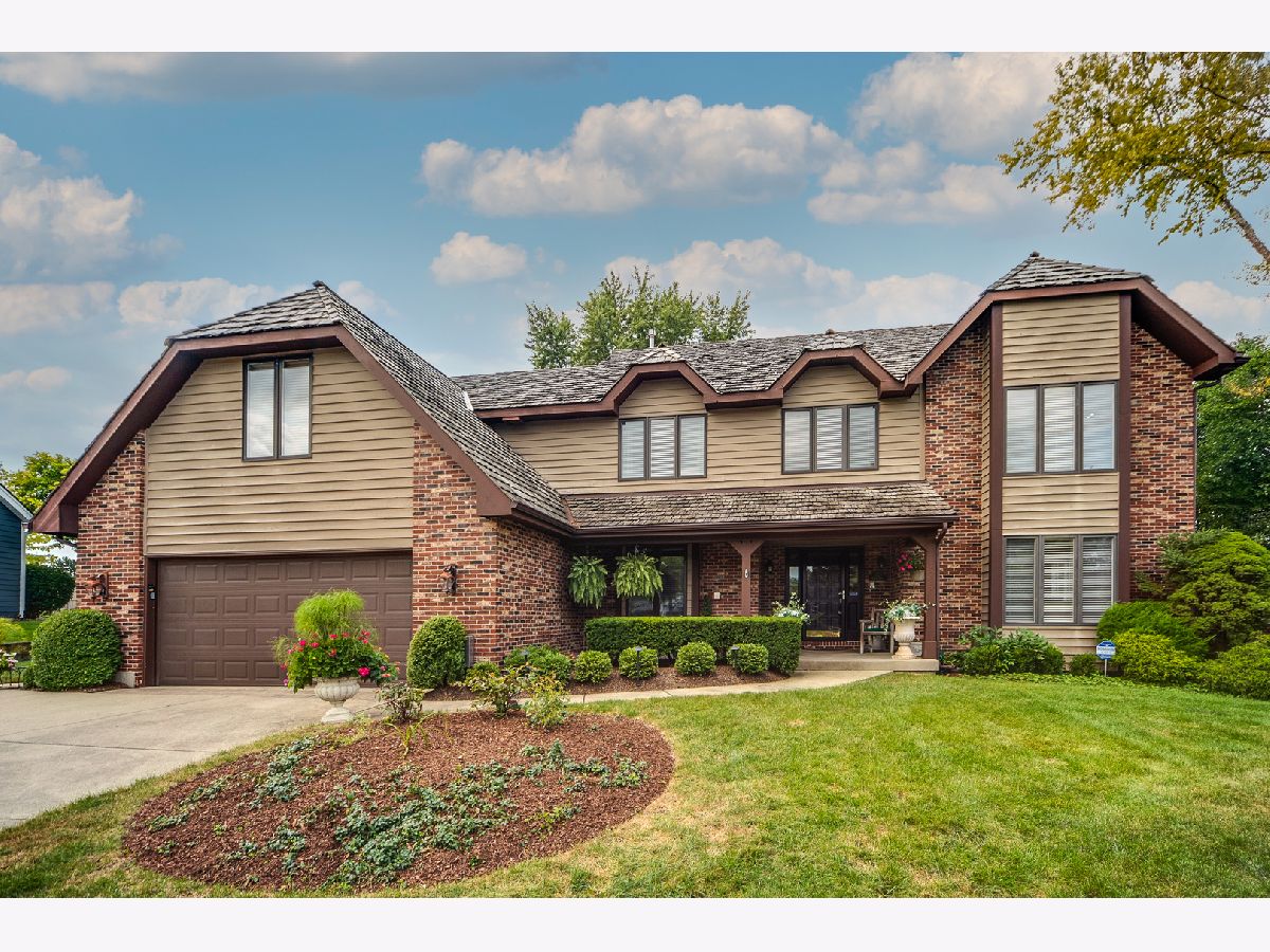 Homes Sold Interlaken Ridge Libertyville Illinois, 1325 Kristin