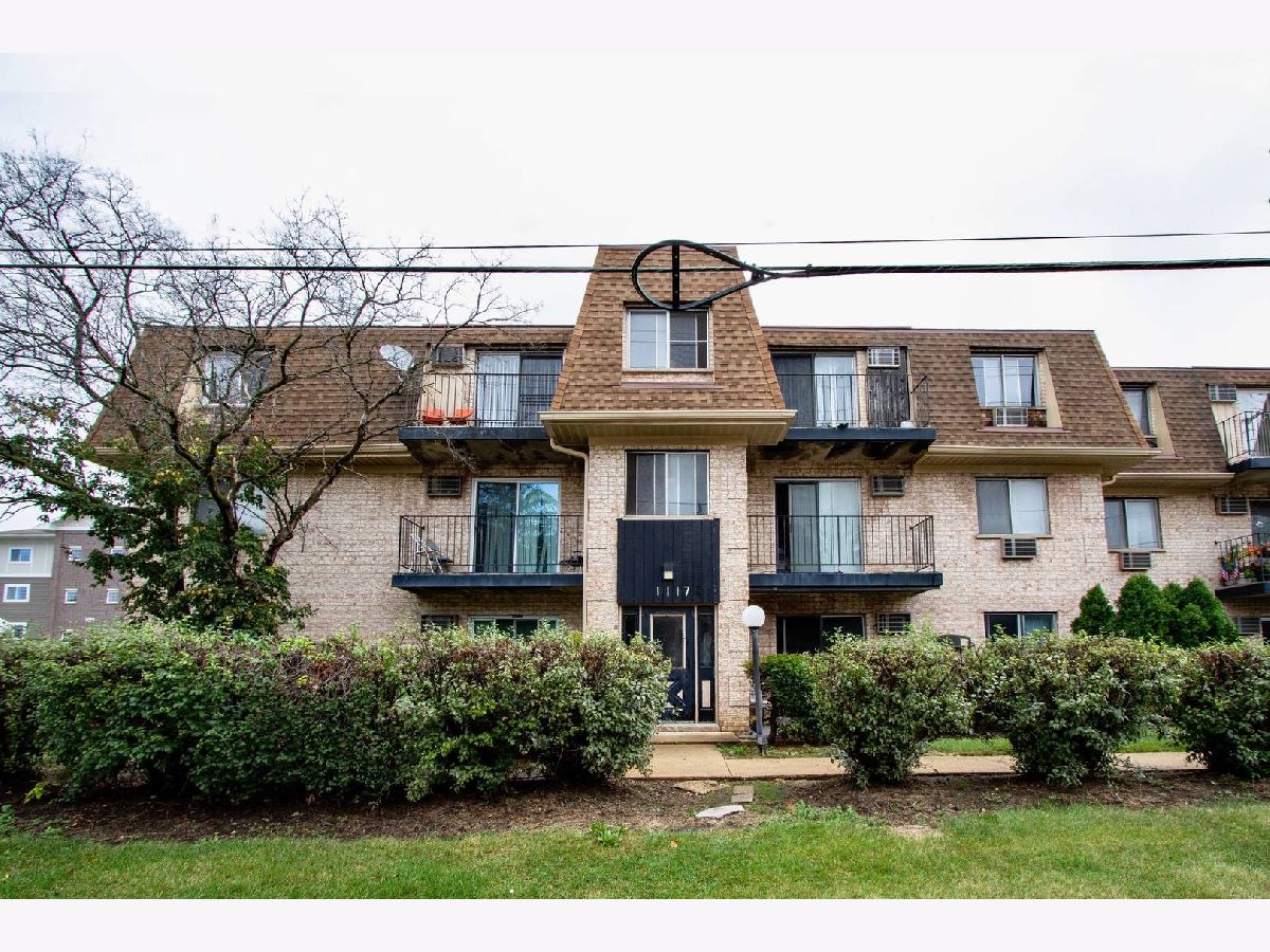 Condominiums Sold Shorewood Glendale Heights Illinois, 1117 Bloomingdale