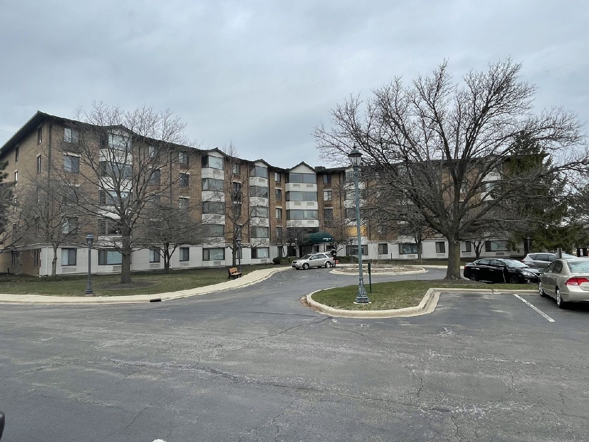 Condominiums Sold Greenbriar Place Glen Ellyn Illinois, 470 Fawell