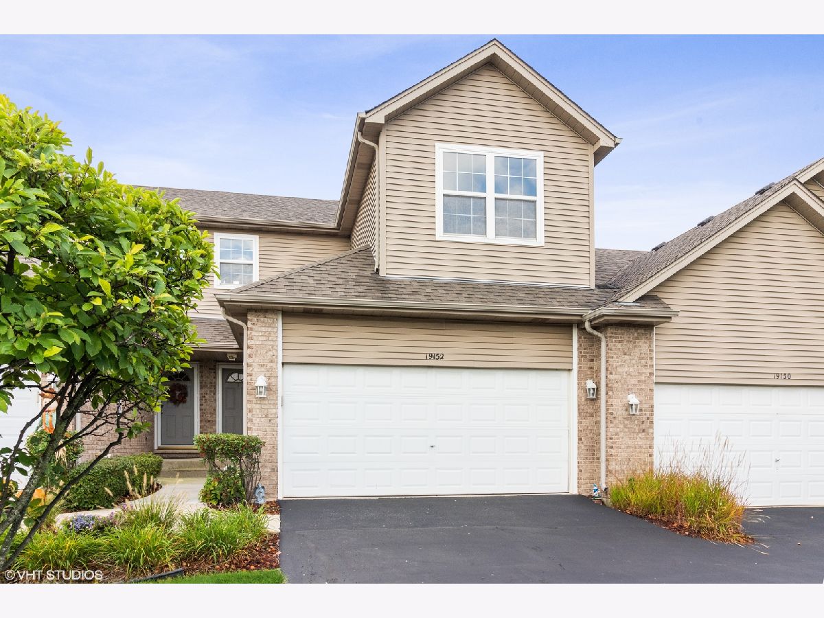 Townhomes & Condos & Homes Sold Manchester Cove Mokena Illinois, 19152 Crescent