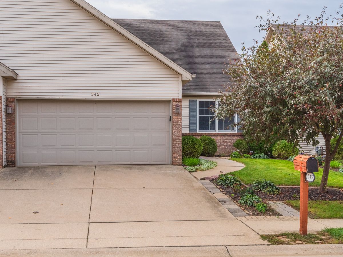 Condos & Townhomes Sold Beechwood Commons Normal Illinois, 545 Beechwood