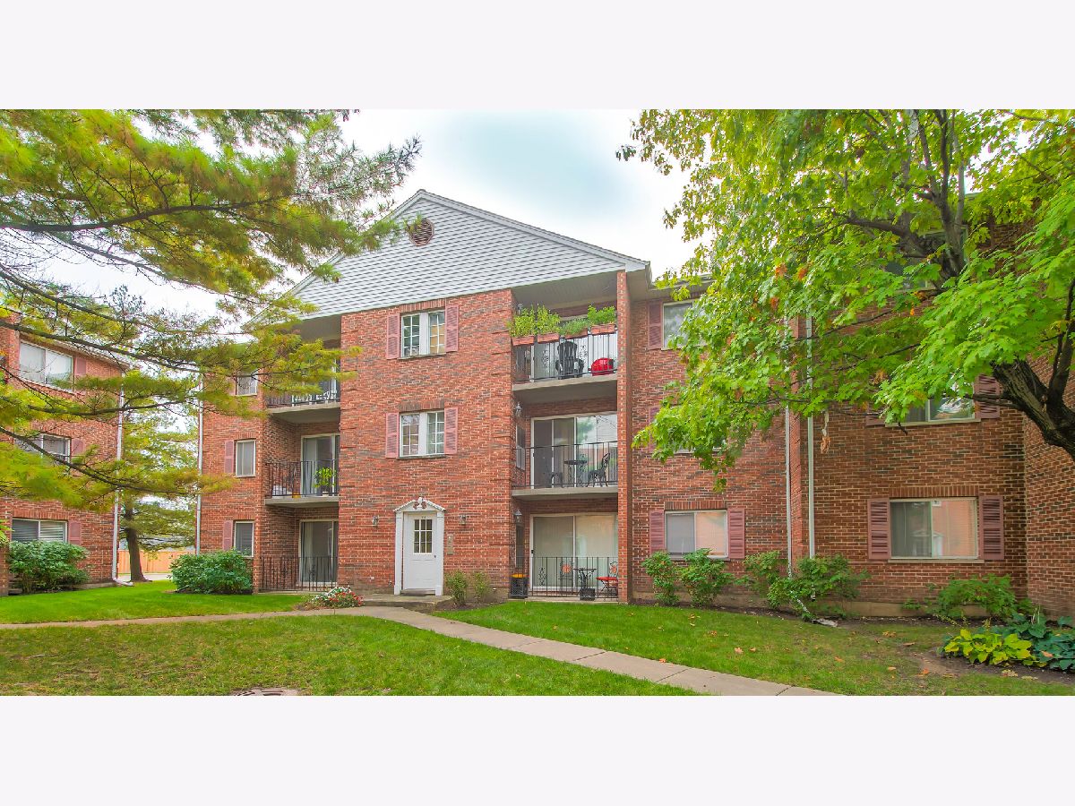 Condominiums Sold Woodley Park Condominiums Niles Illinois, 7859 Caldwell