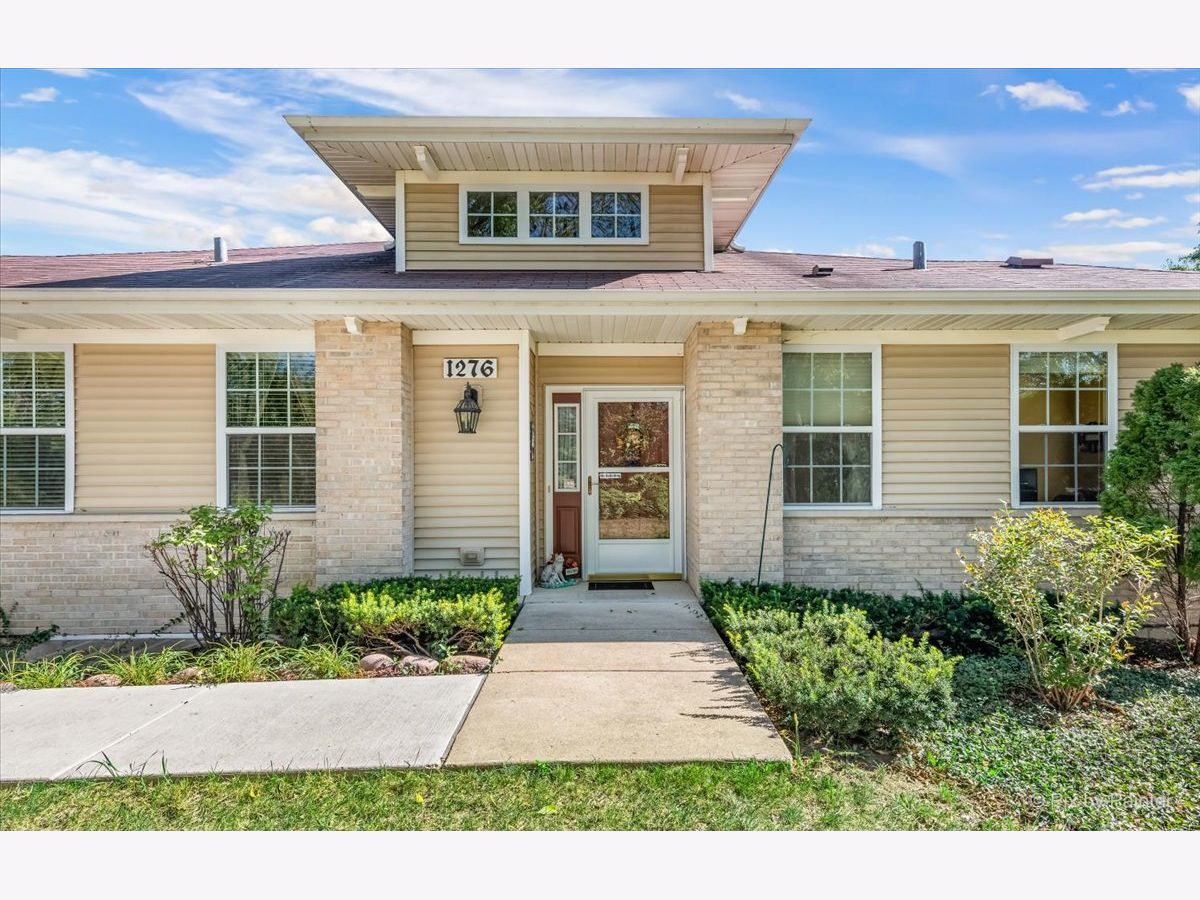 Townhomes Sold Walnut Glen Crystal Lake Illinois, 1276 Walnut Glen