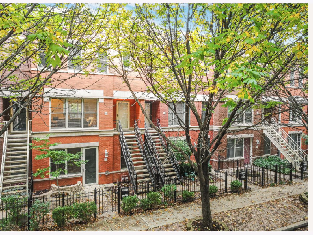 Condominiums Sold Verona Square Chicago Illinois, 1320 Fillmore