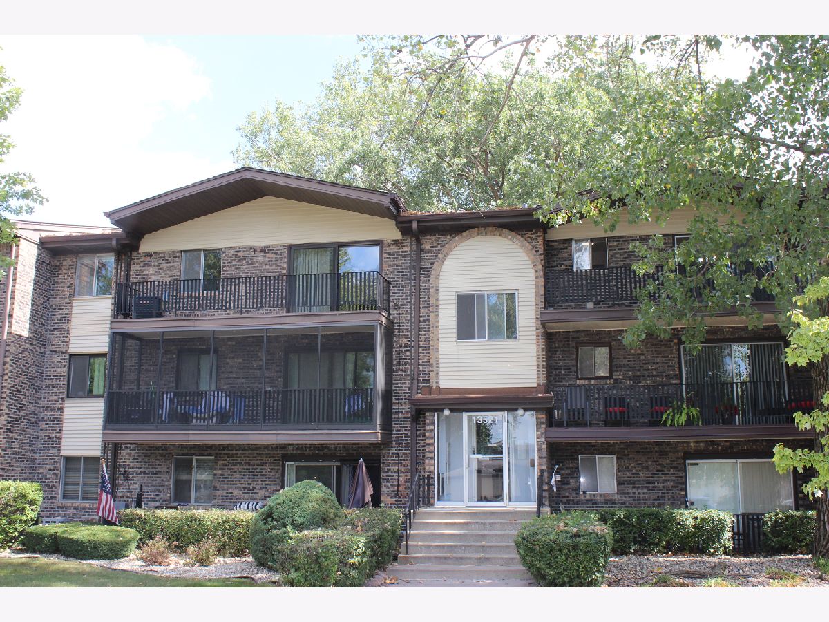 Condominiums Sold Sandpiper North Crestwood Illinois, 13521 Le Claire