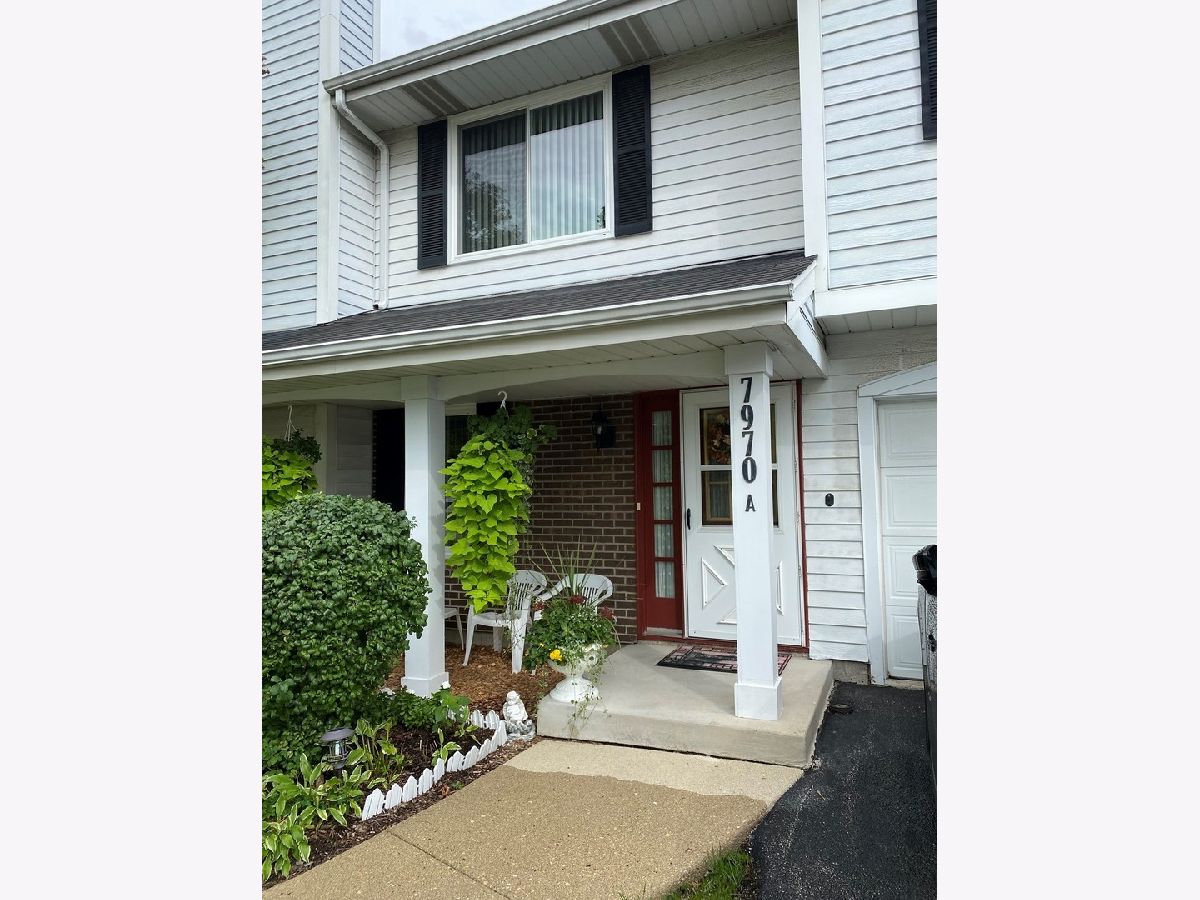 Townhomes & Condos Sold Devonshire Darien Illinois, 7970 Knottingham