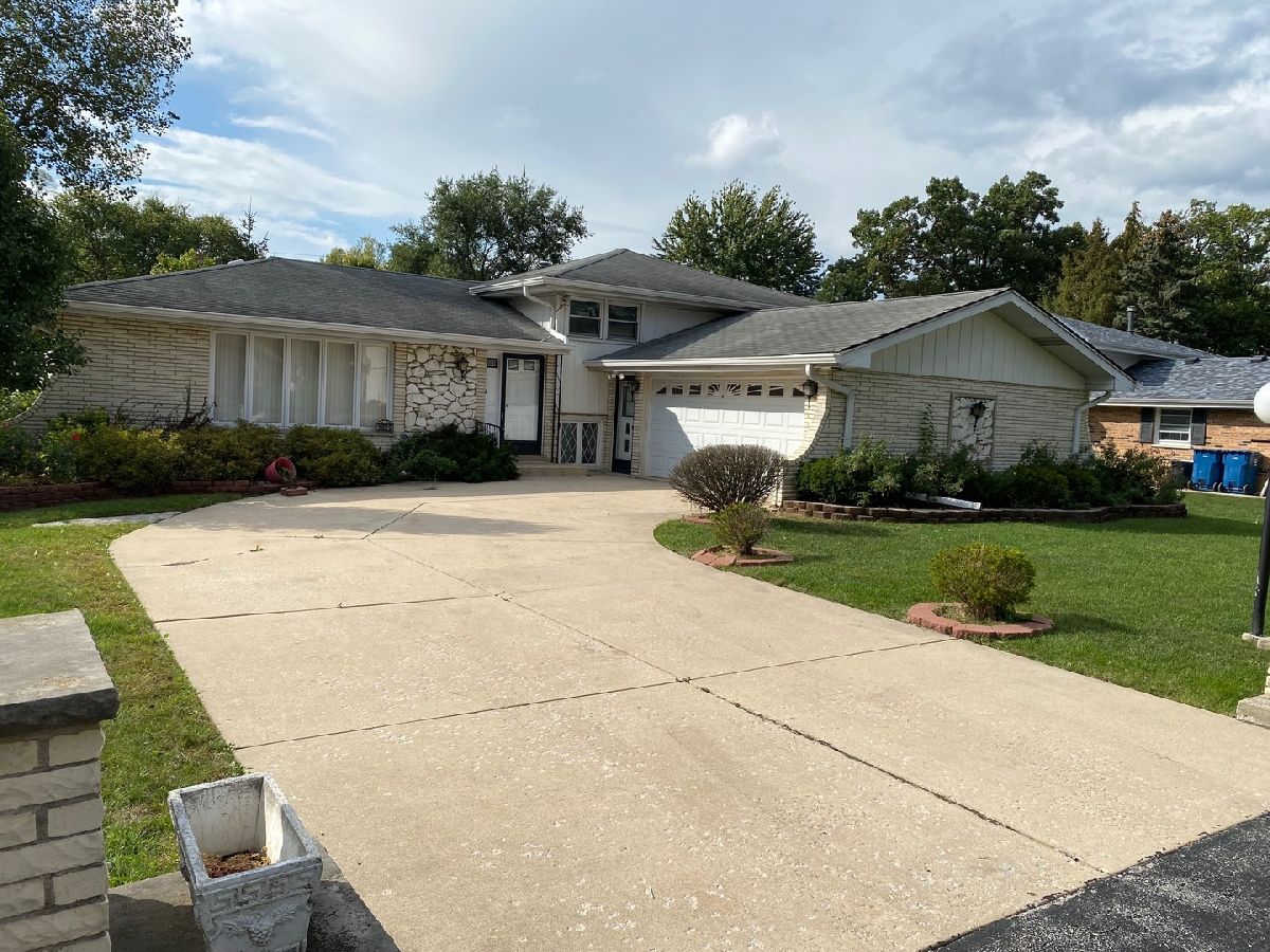 Homes Sold Delugachs Wooded Hills Palos Hills Illinois, 10020 86th