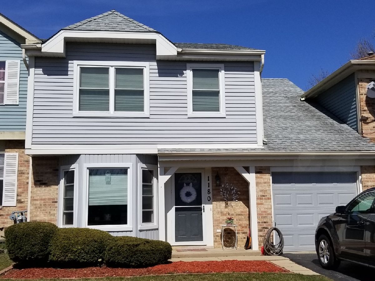 Townhomes & Homes Sold Maplewood Estates Carol Stream Illinois, 1180 Robin